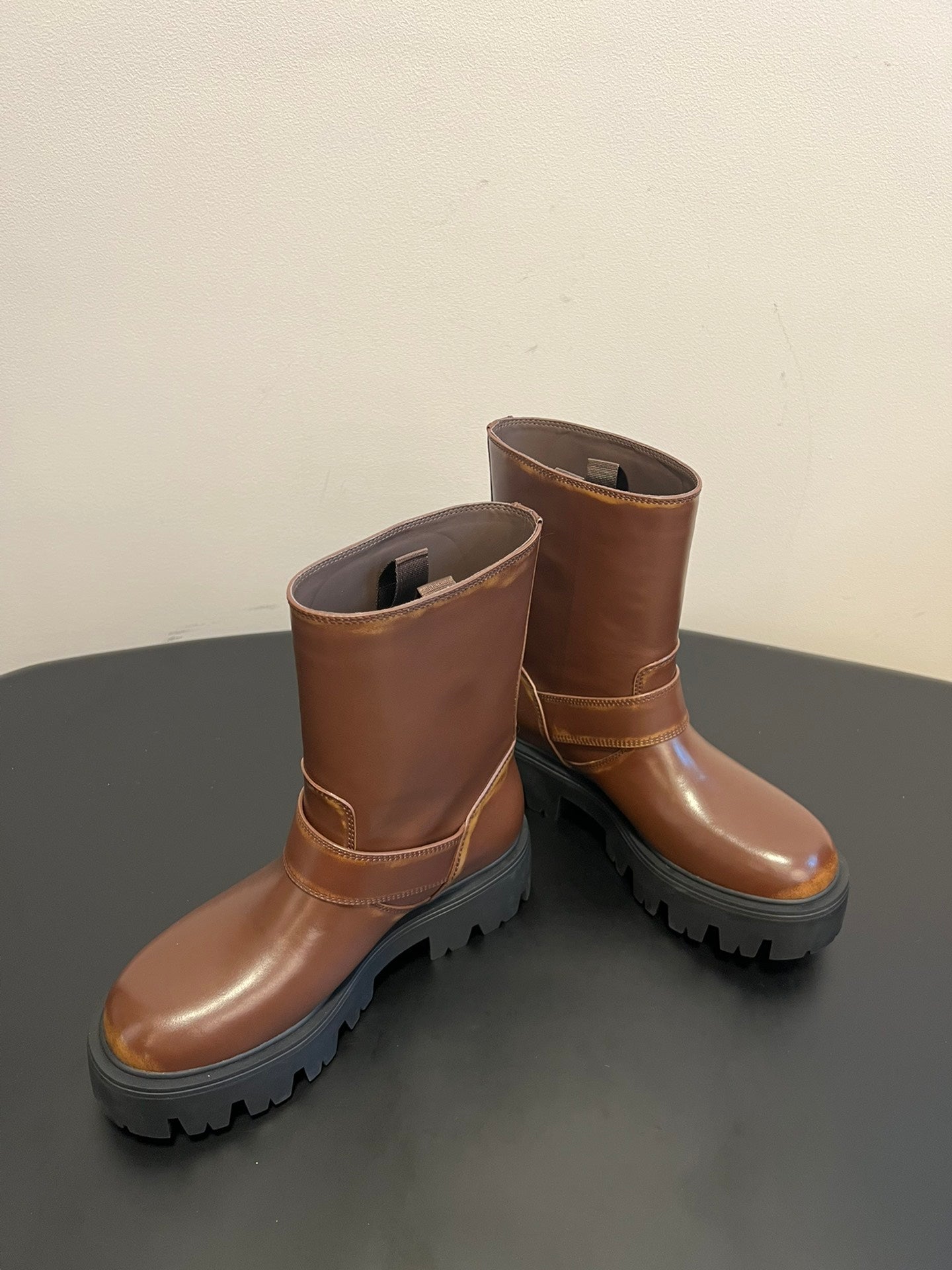 PRADA 25S PLATFORM ANKLE BOOTS IN BROWN CALFSKIN WITH GOLD HARDWARE - 35