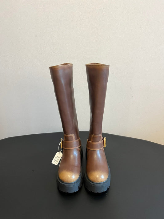 PRADA 25S HIGH-CUT PLATFORM BOOTS IN BROWN CALFSKIN WITH GOLD HARDWARE - 35