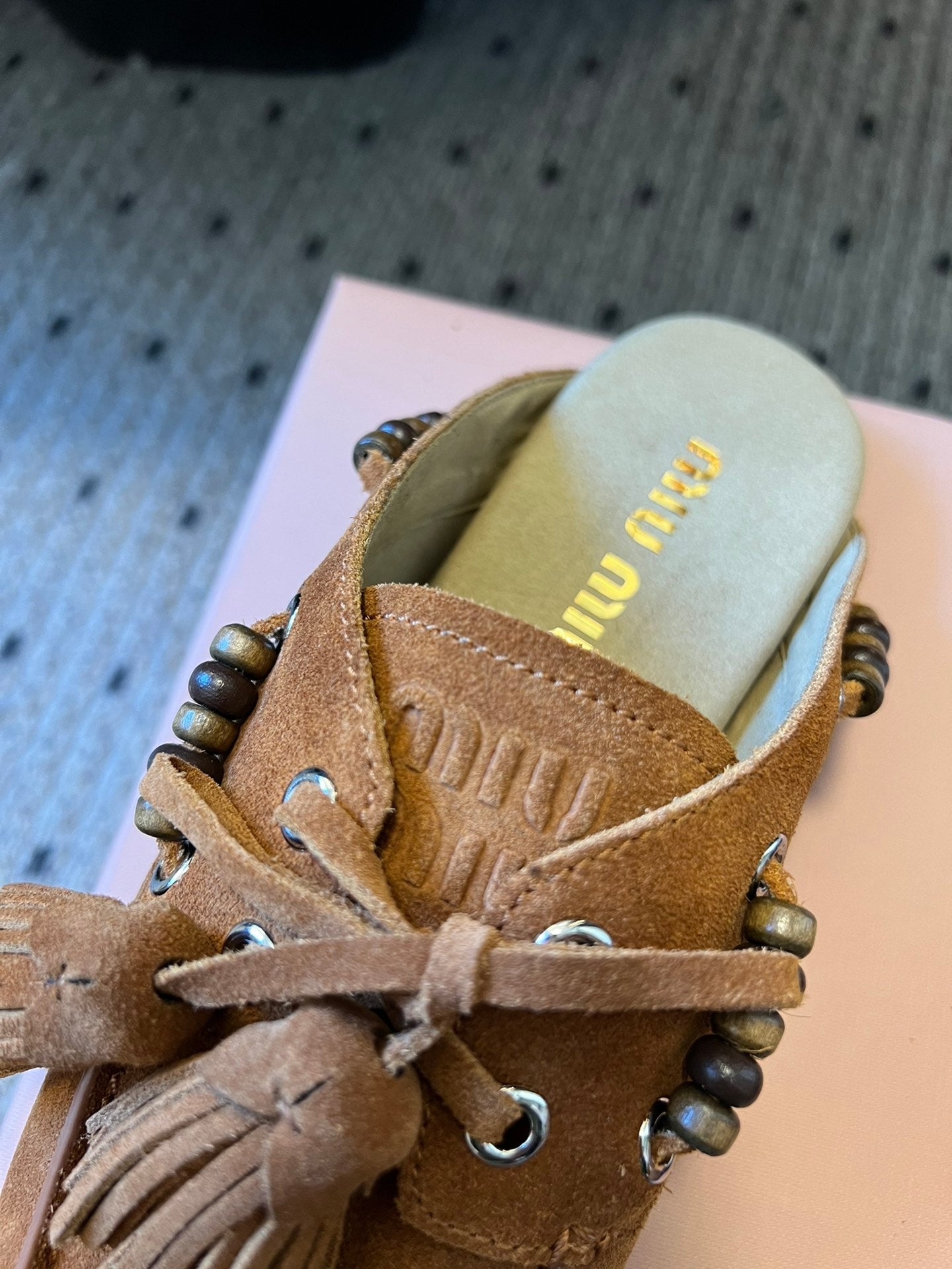 МУЛІ MIUMIU 26S З КАРАМЕЛЬНО-КОРИЧНЕВОЇ ЗАМШІ