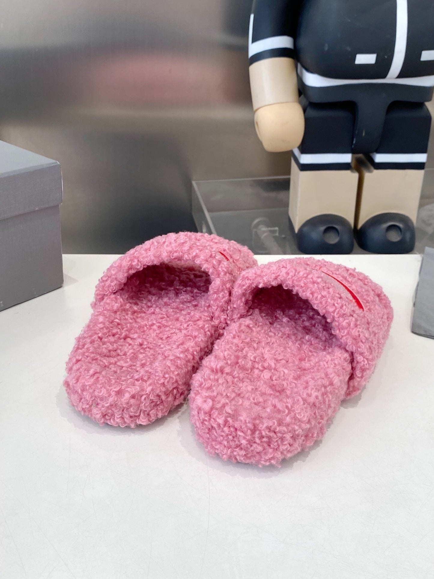 BALENCIAGA 25S FLAT SLIPPERS IN PINK MIX RED WOOL - 35