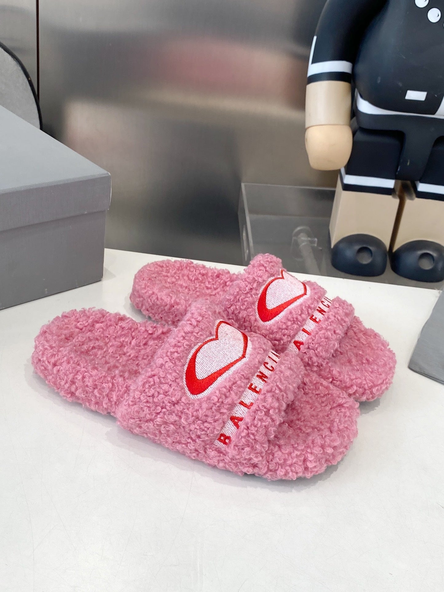 BALENCIAGA 25S FLAT SLIPPERS IN PINK MIX RED WOOL - 35