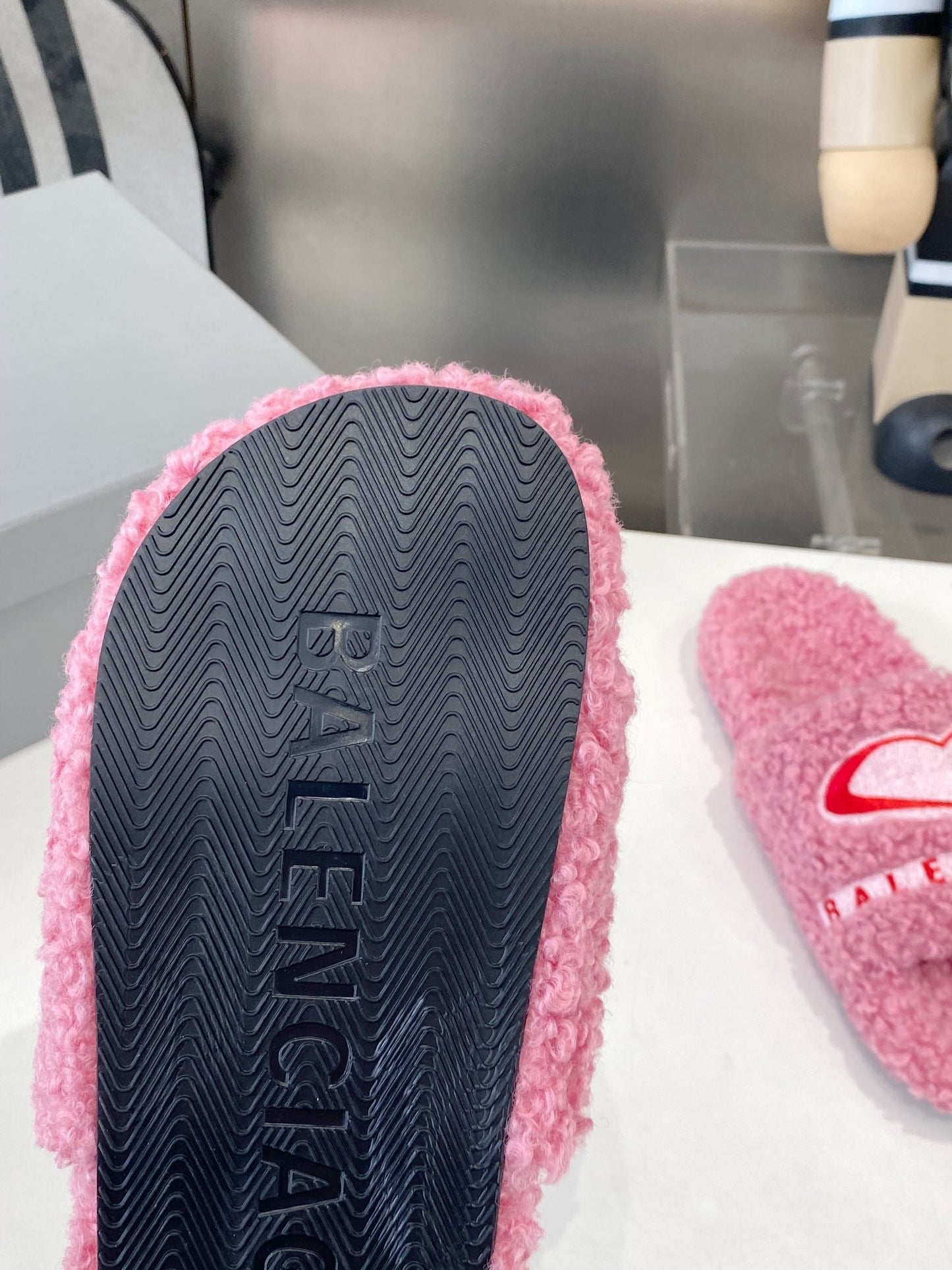 BALENCIAGA 25S FLAT SLIPPERS IN PINK MIX RED WOOL - 35