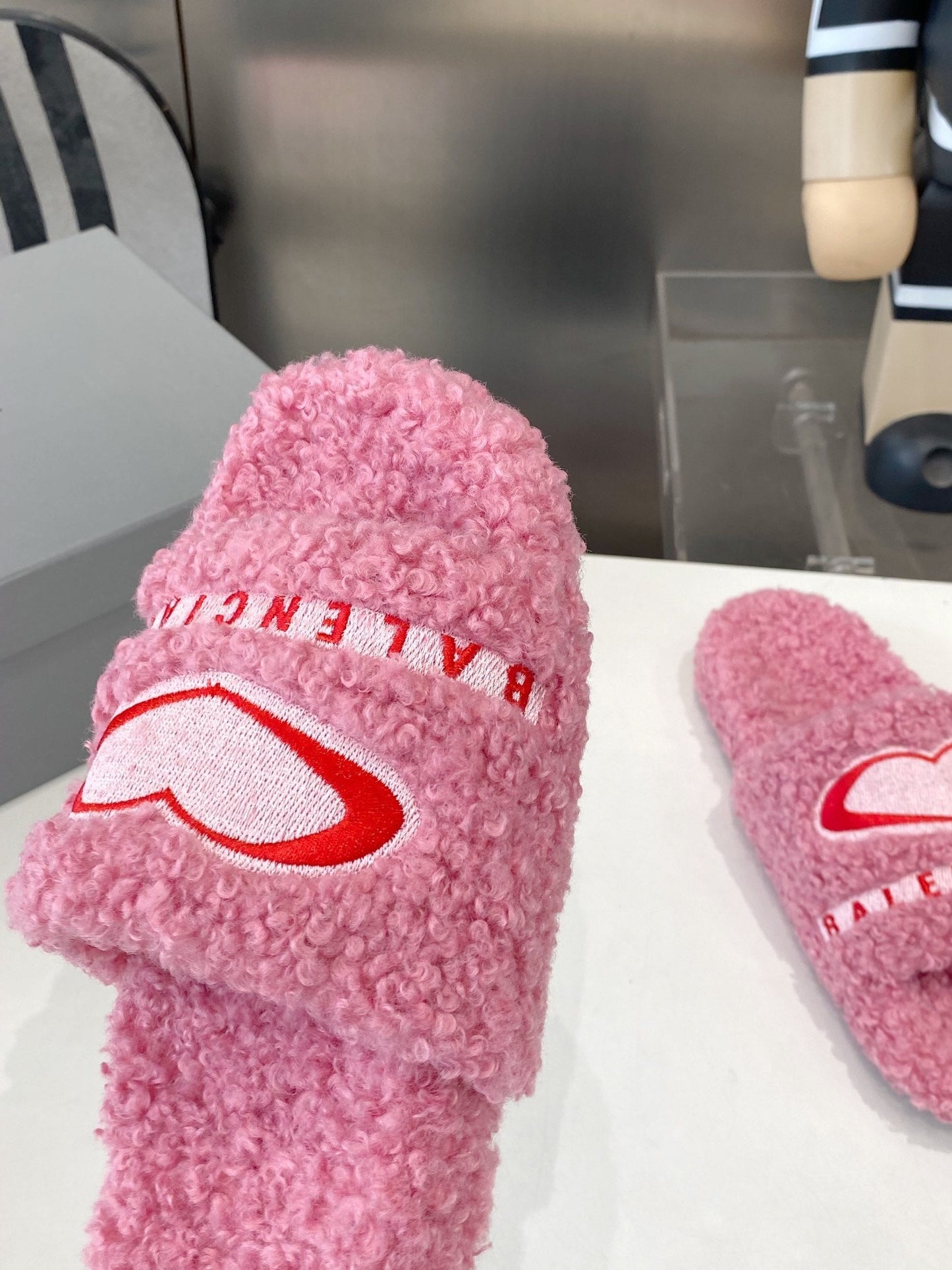 BALENCIAGA 25S FLAT SLIPPERS IN PINK MIX RED WOOL - 35