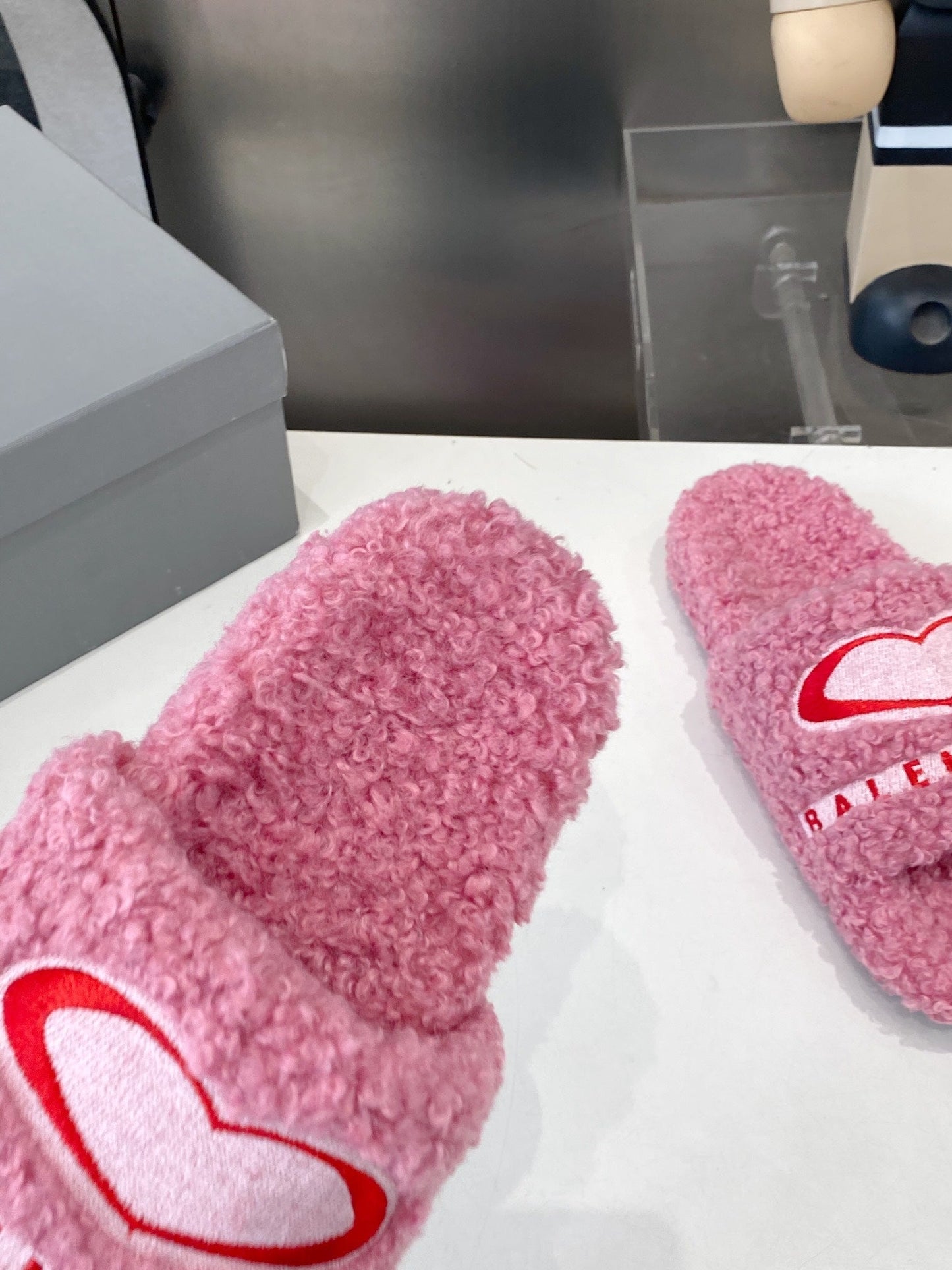 BALENCIAGA 25S FLAT SLIPPERS IN PINK MIX RED WOOL - 35