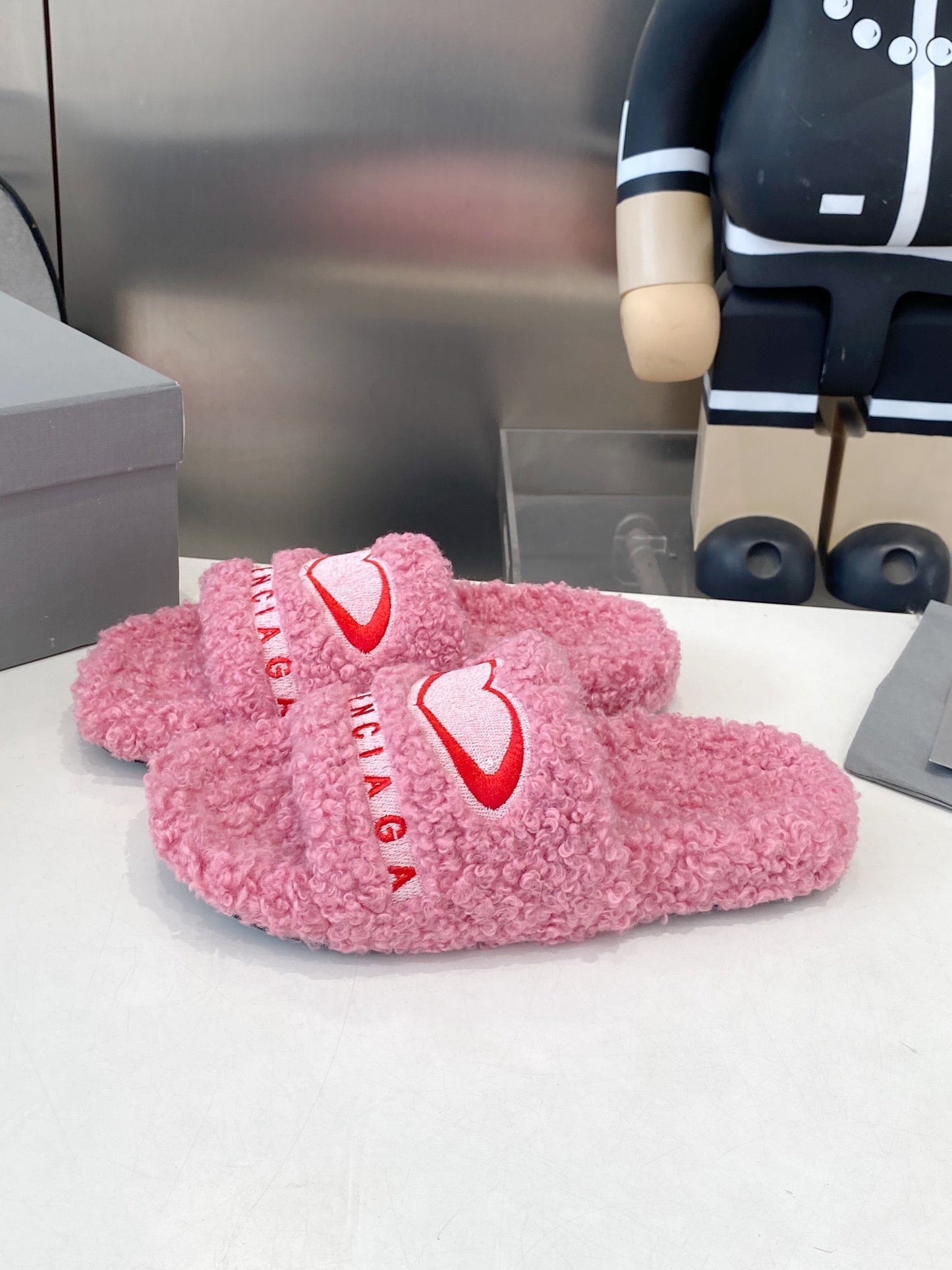 BALENCIAGA 25S FLAT SLIPPERS IN PINK MIX RED WOOL - 35