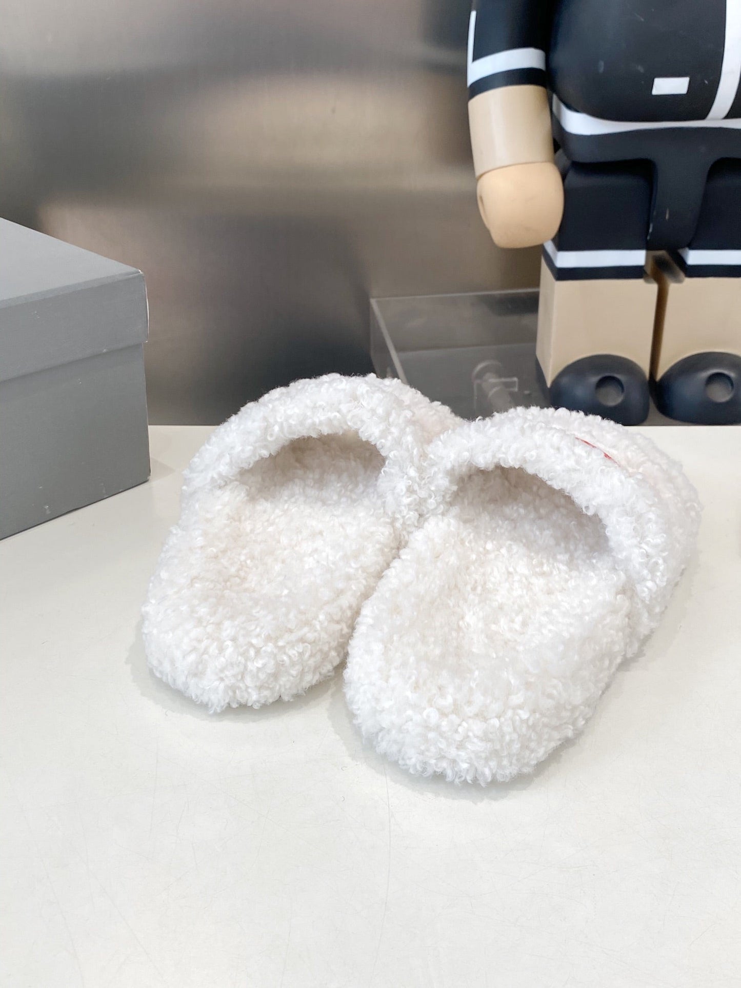 BALENCIAGA 25S FLAT SLIPPERS IN WHITE WOOL - 35