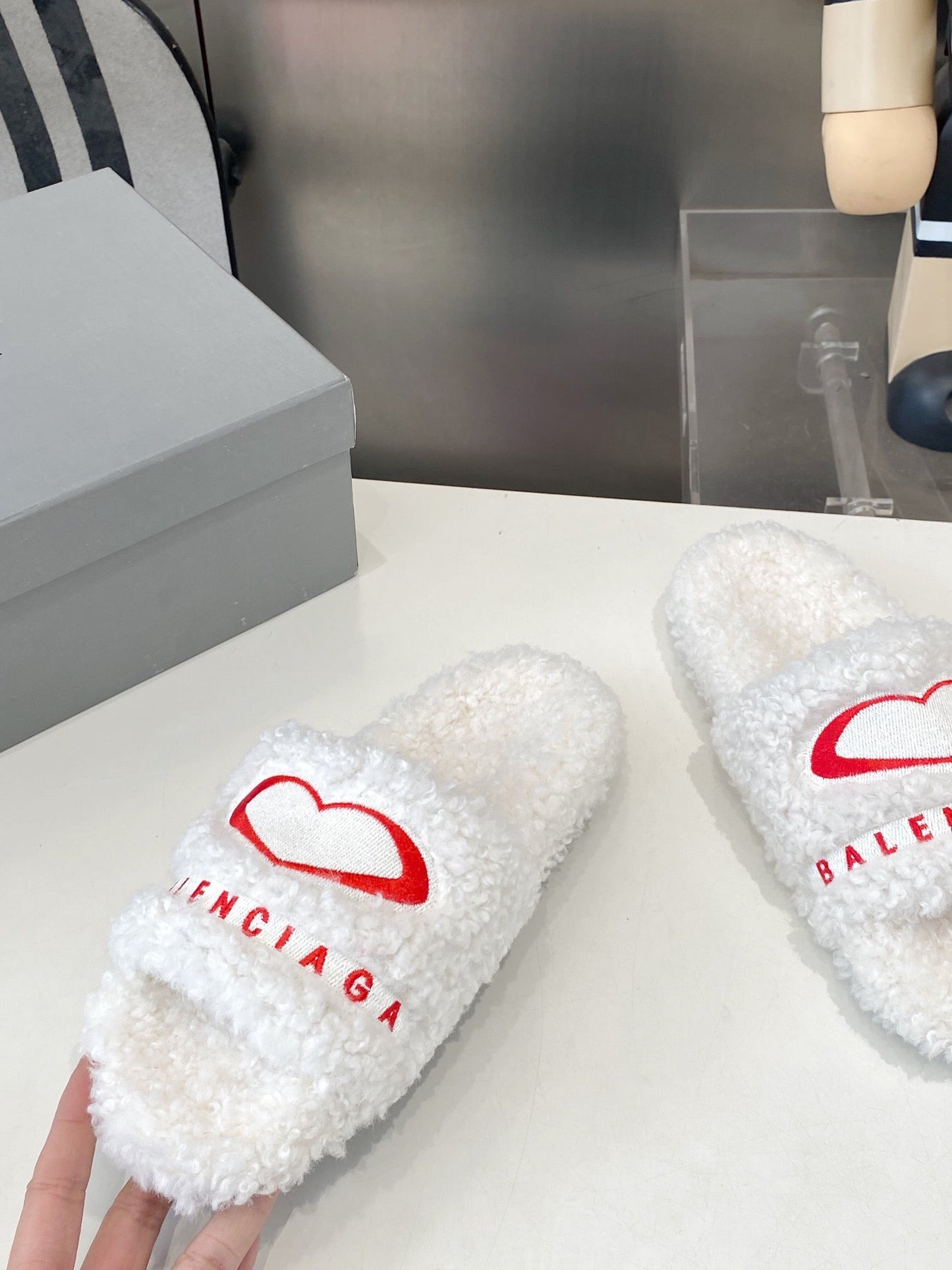 BALENCIAGA 25S FLAT SLIPPERS IN WHITE WOOL - 35