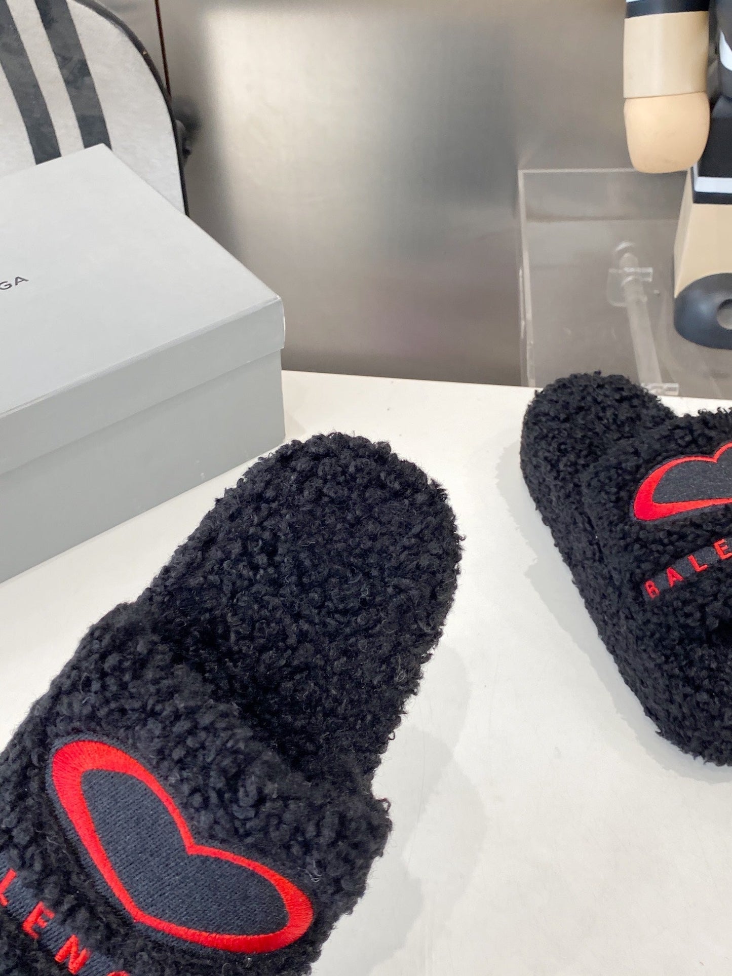 BALENCIAGA 25S SLIPPERS IN BLACK MIX RED WOOL - 35