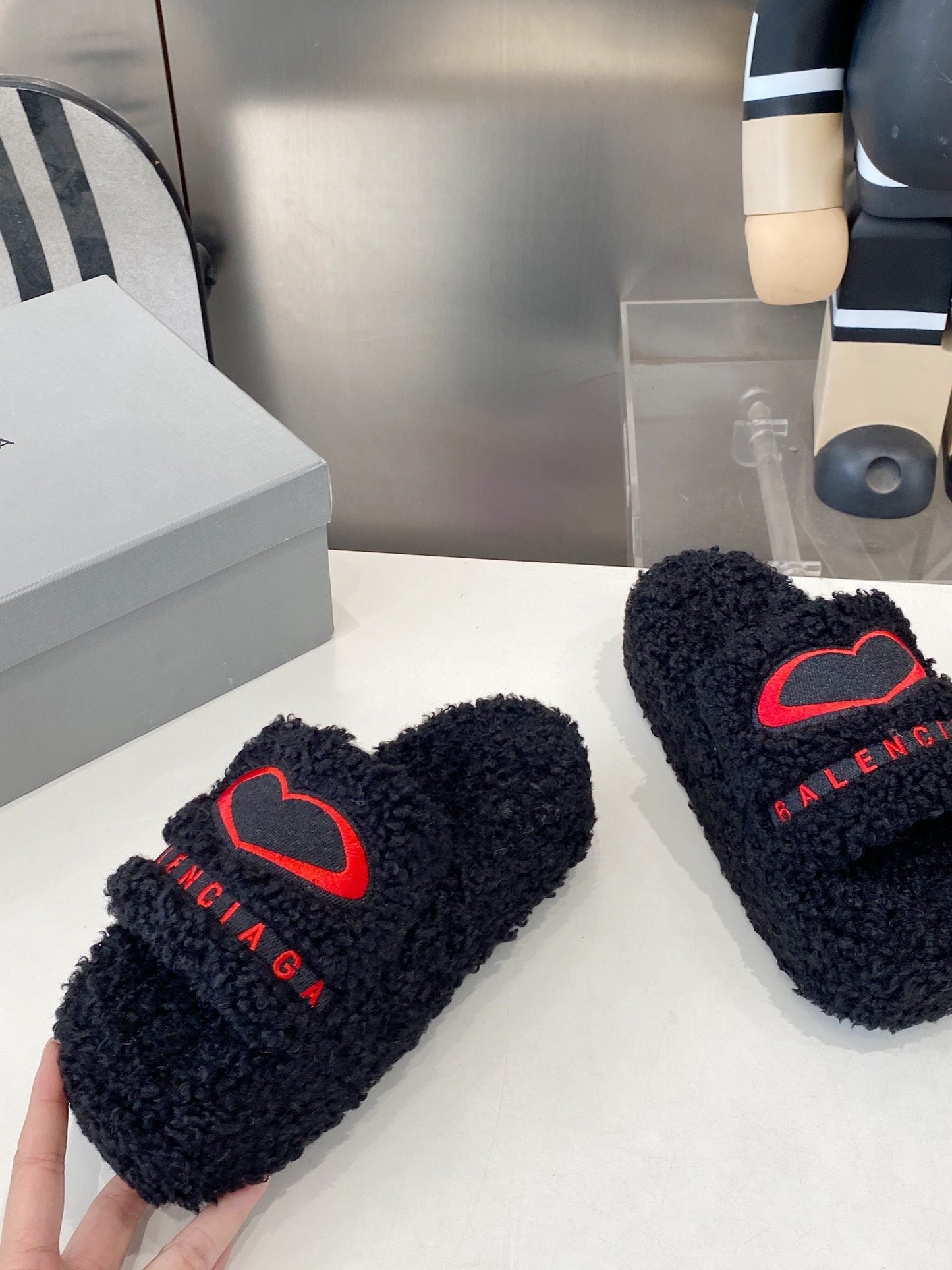 BALENCIAGA 25S SLIPPERS IN BLACK MIX RED WOOL - 35