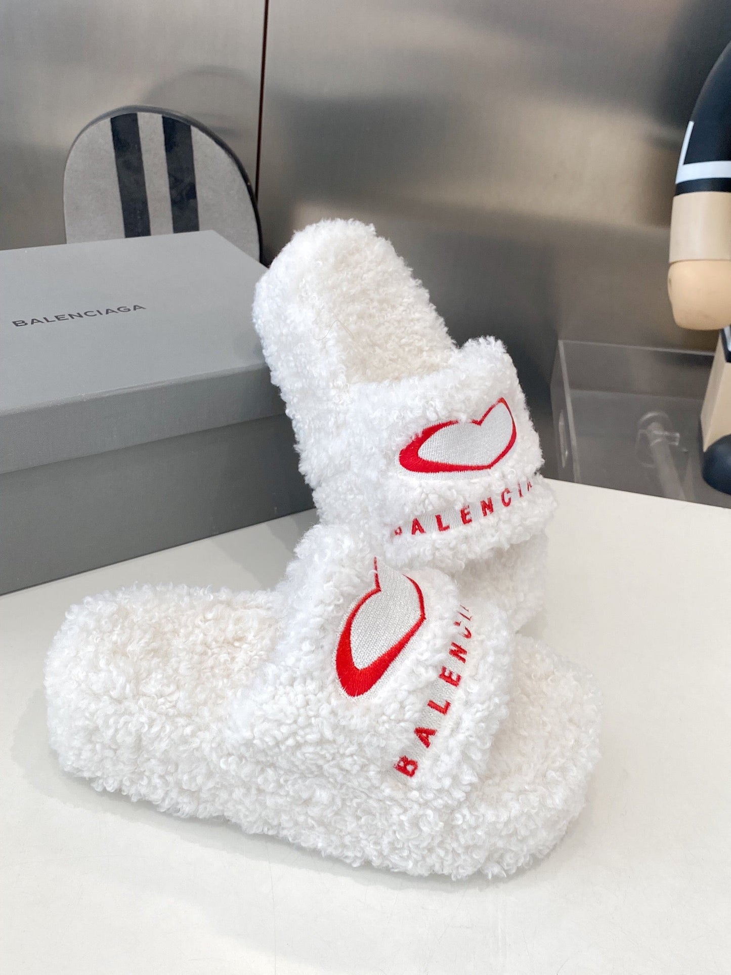 BALENCIAGA 25S SLIPPERS IN WHITE WOOL - 35