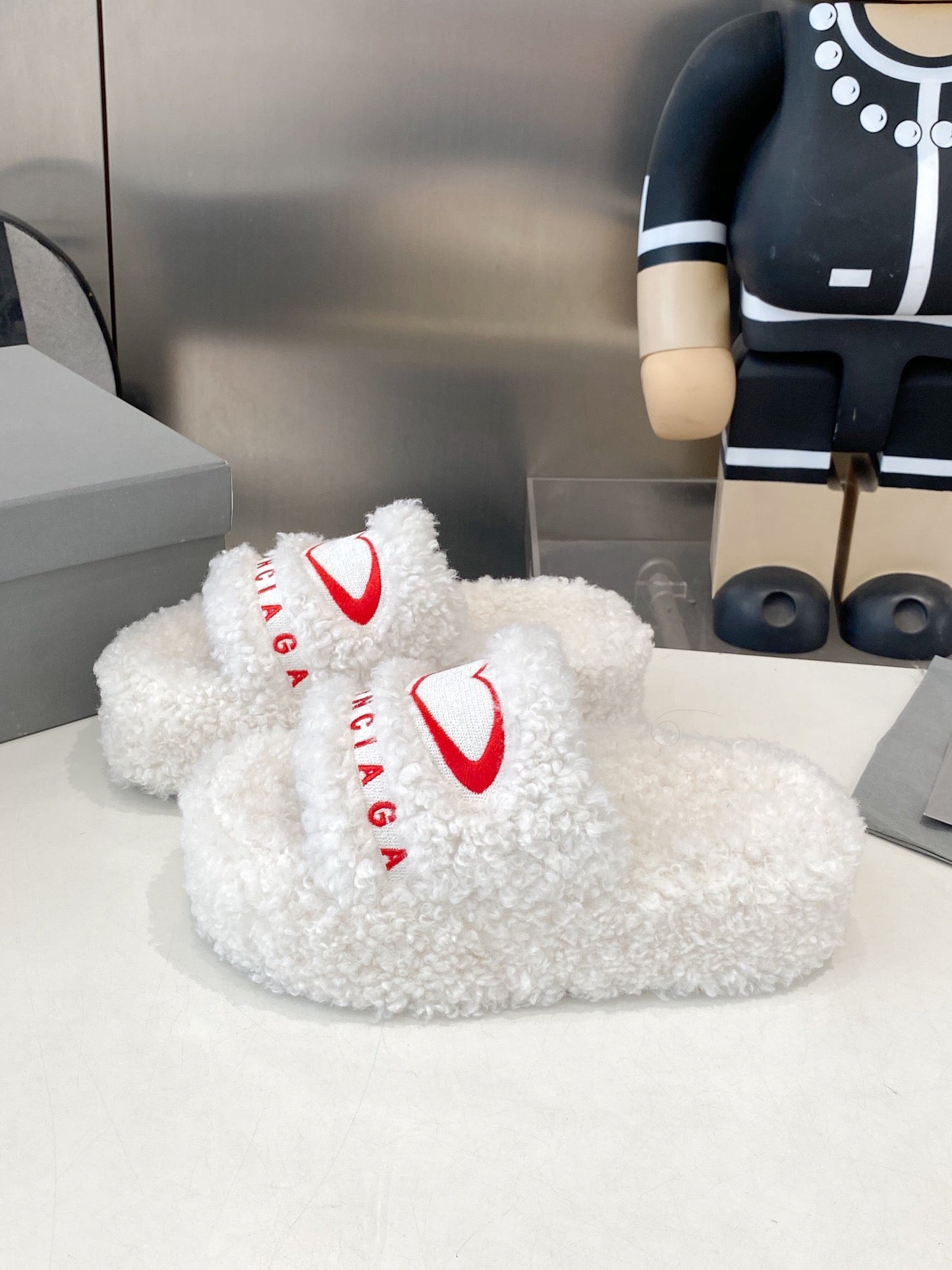 BALENCIAGA 25S SLIPPERS IN WHITE WOOL - 35