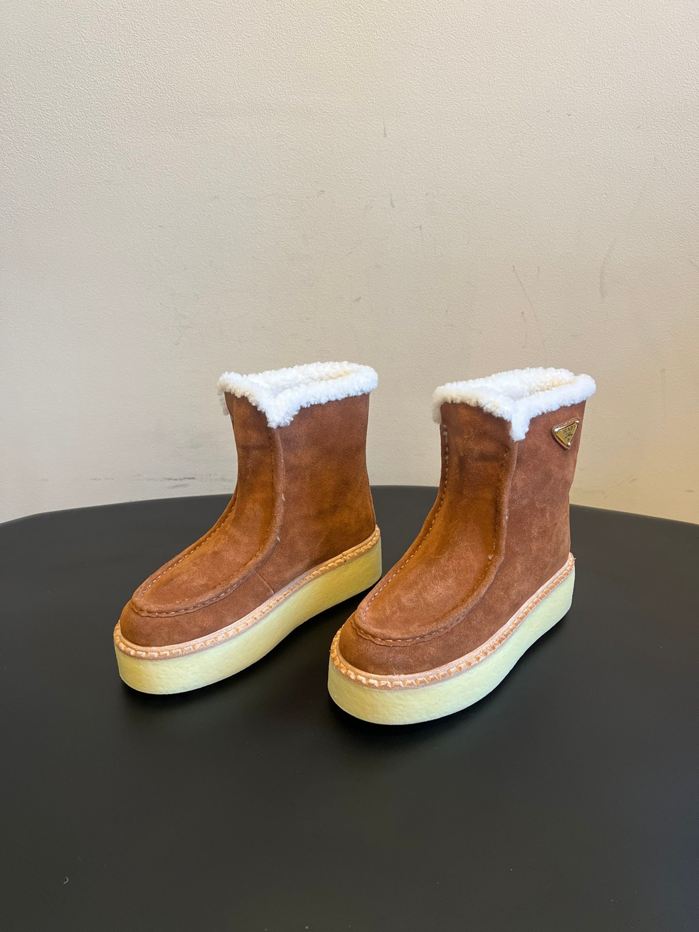 PRADA 25S PLATFORM ANKLE BOOTS 40 MM IN BROWN SUEDE SHEARLING-LINED - 35