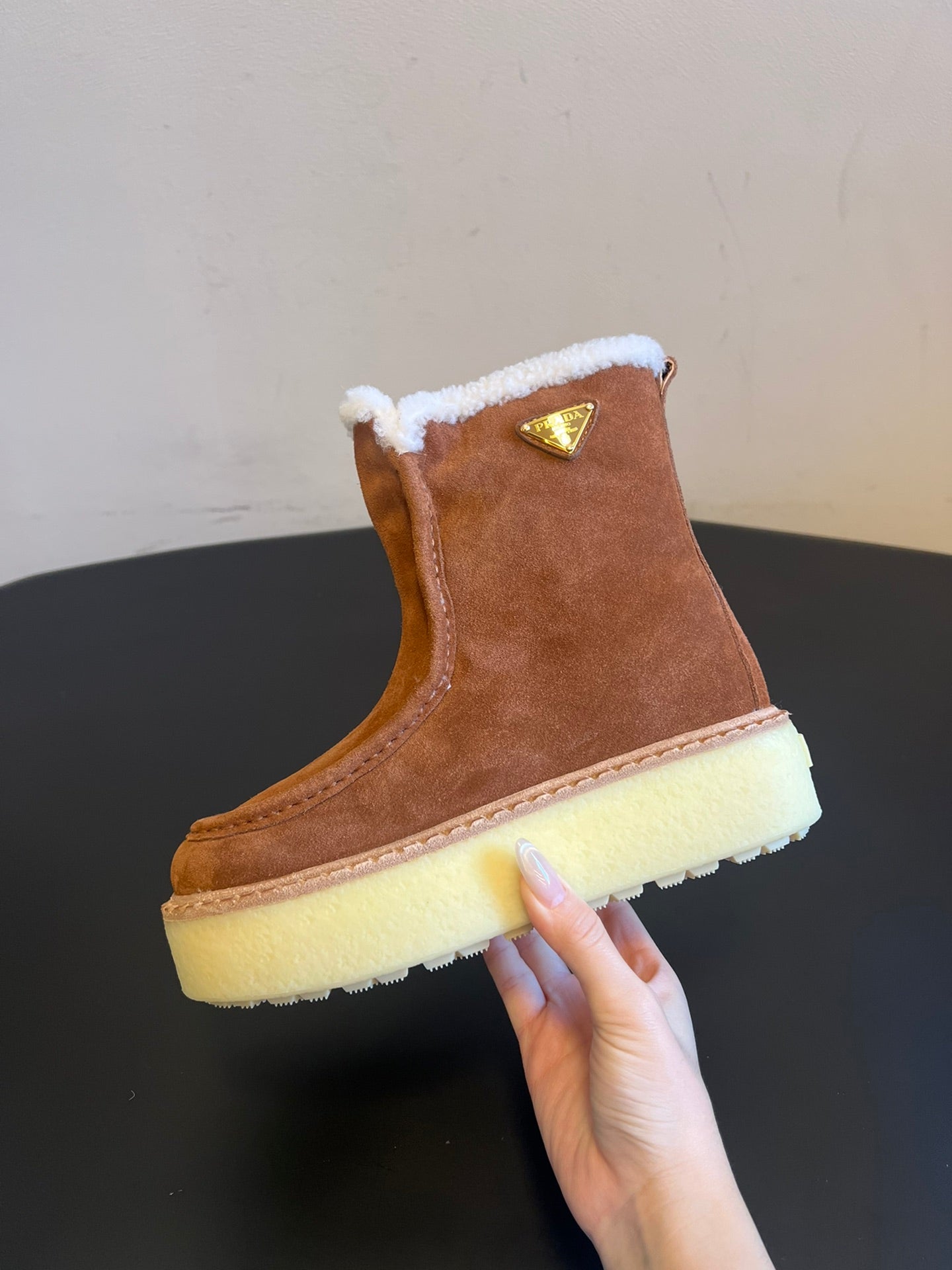 PRADA 25S PLATFORM ANKLE BOOTS 40 MM IN BROWN SUEDE SHEARLING-LINED - 35