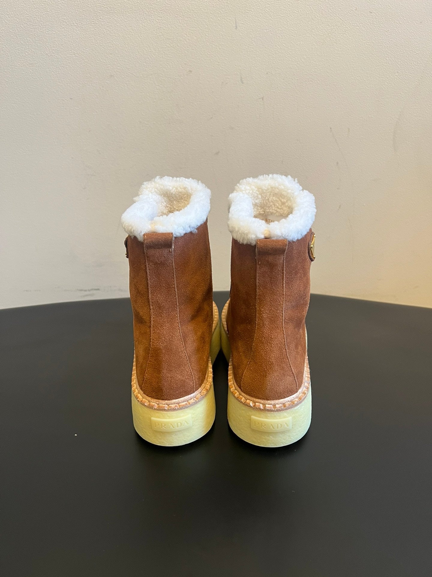 PRADA 25S PLATFORM ANKLE BOOTS 40 MM IN BROWN SUEDE SHEARLING-LINED - 35