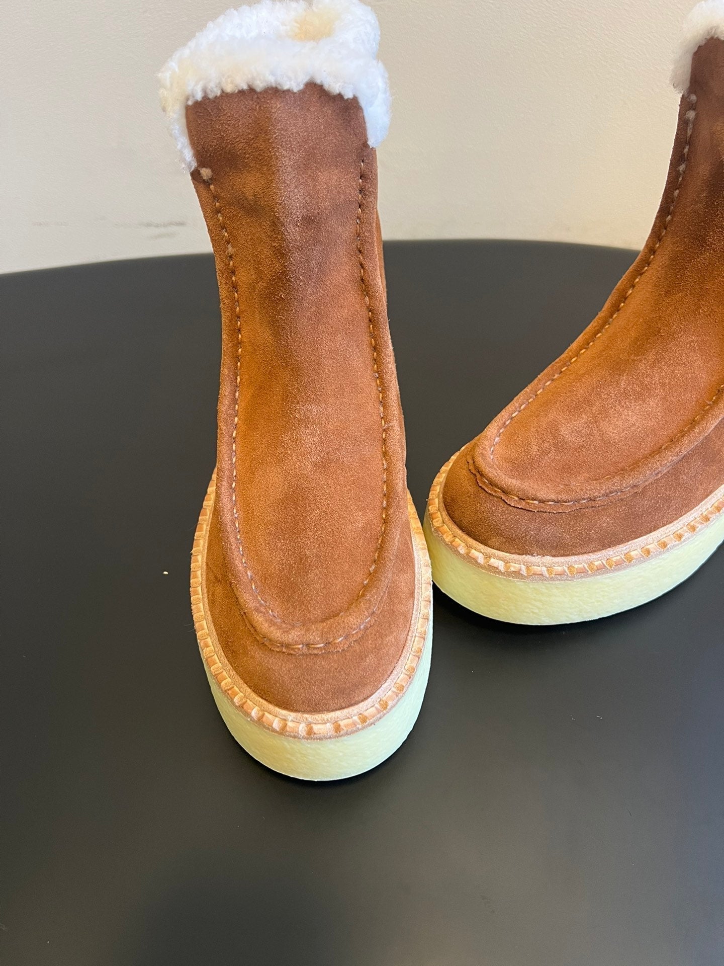 PRADA 25S PLATFORM ANKLE BOOTS 40 MM IN BROWN SUEDE SHEARLING-LINED - 35