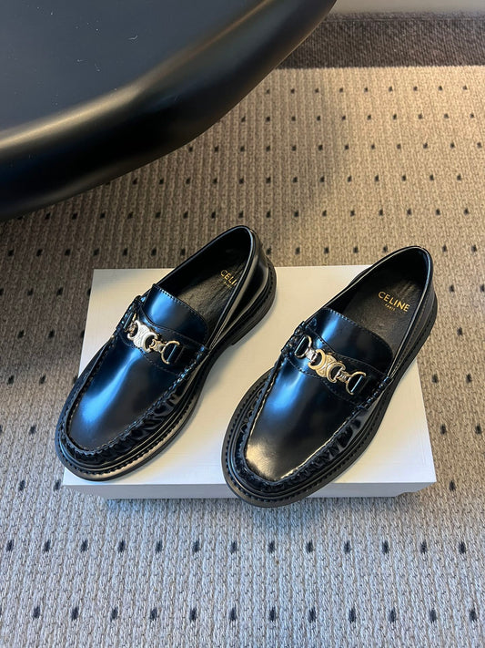 ЛОФЕРИ CELINE 26S З ЧОРНОЇ ТЕЛЯЧОЇ ШКІРИ ІЗ ЗОЛОТИСТОЮ ФУРНІТУРОЮ, МОДЕЛЬ 3