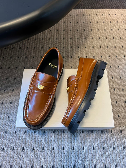 ЛОФЕРИ CELINE 26S З КОРИЧНЕВОЇ ТЕЛЯЧОЇ ШКІРИ З ФУРНІТУРОЮ ЗІ ЗОЛОТА