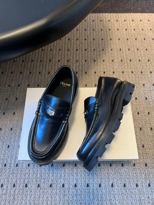 ЛОФЕРИ CELINE 26S З ЧОРНОЇ ТЕЛЯЧОЇ ШКІРИ СРІБНОГО КОЛЬОРУ З ФУРНІТУРОЮ СРІБНОГО ВІДТІНКУ