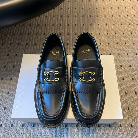 ЛОФЕРИ CELINE 26S З ЧОРНОЇ ТЕЛЯЧОЇ ШКІРИ ІЗ ЗОЛОТОЮ ФУРНІТУРОЮ