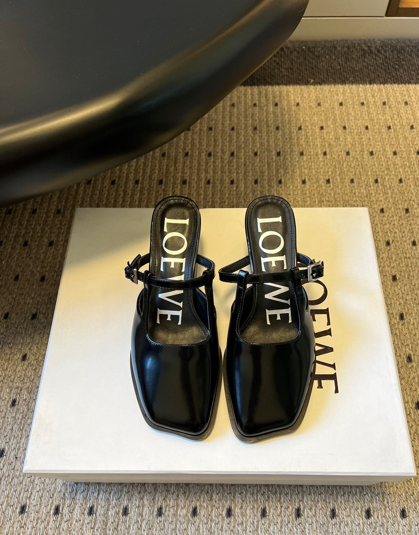 LOEWE 26S ONDA MULE 45MM З ЧОРНОЇ ГЛЯНЦЕВОЇ ШКІРИ ТЕЛЯТИ