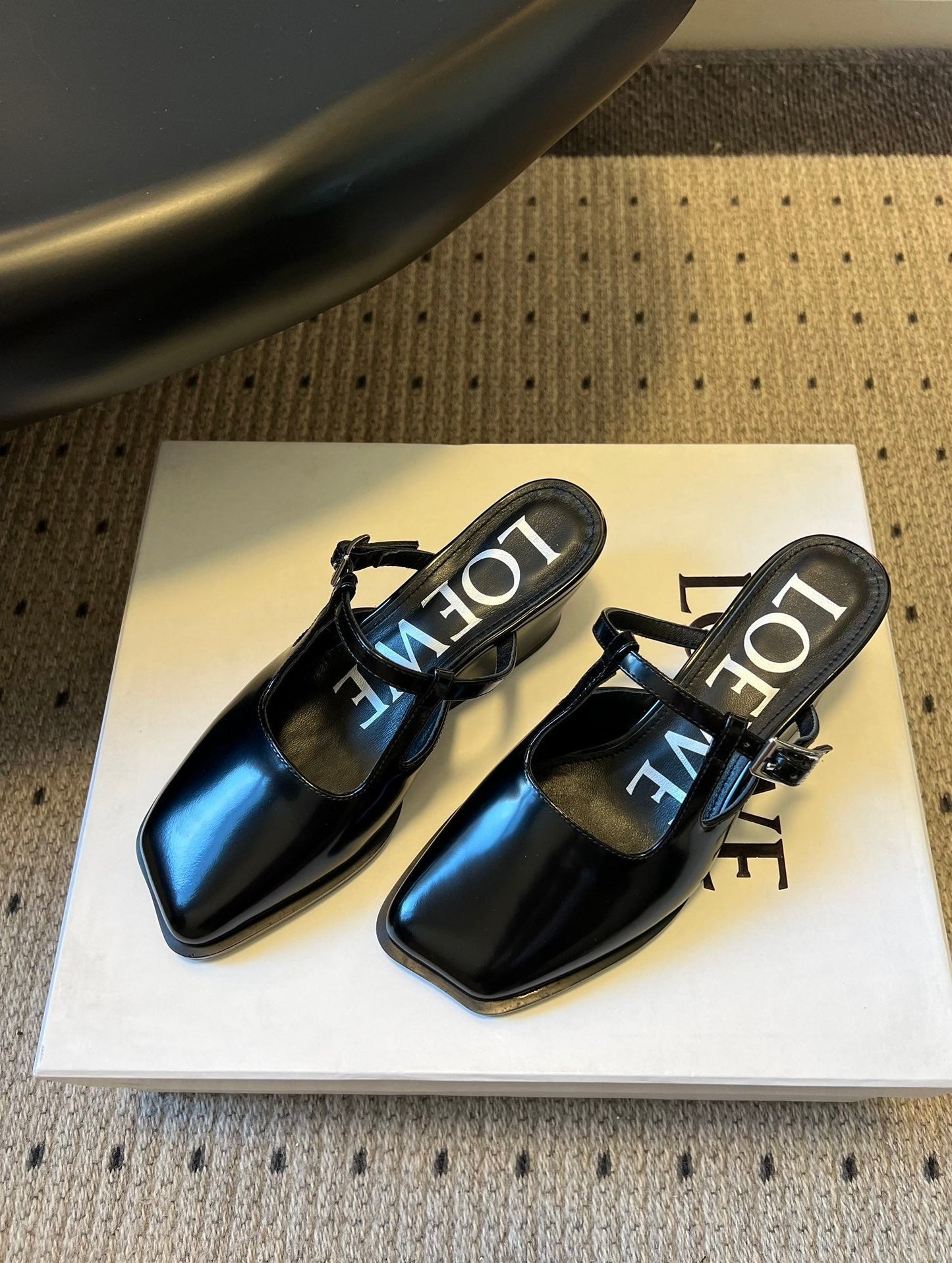 LOEWE 26S ONDA MULE 45MM З ЧОРНОЇ ГЛЯНЦЕВОЇ ШКІРИ ТЕЛЯТИ