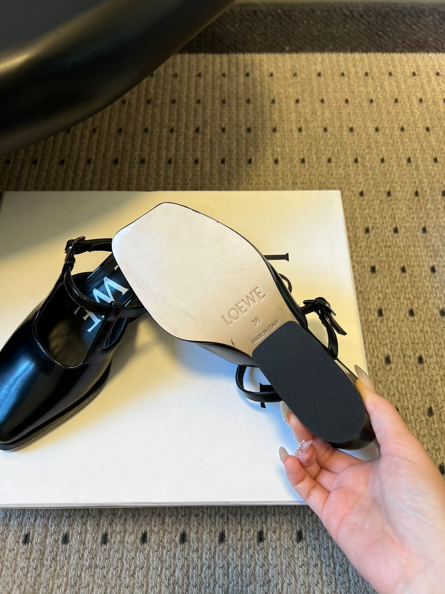 LOEWE 26S ONDA MULE 45MM З ЧОРНОЇ ГЛЯНЦЕВОЇ ШКІРИ ТЕЛЯТИ