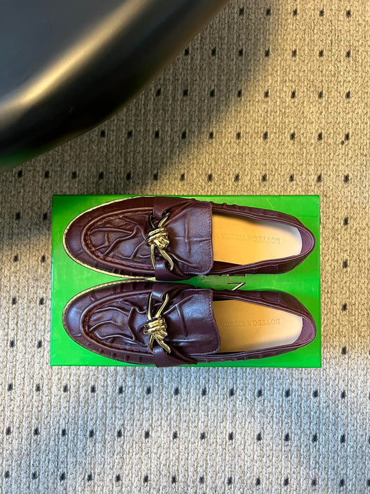BOTTEGA VENETA 26S LOAFERS IN DARK BROWN LAMBSKIN WITH GOLD HARDWARE