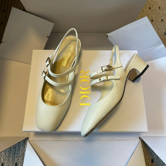 DIOR 26S ЧЕРЕВИКИ-СЛІНГБЕКИ CHERIE 45 ММ З ТЕЛЯЧОЇ ШКІРИ КРЕМОВО-БІЛОГО КОЛЬОРУ ІЗ ЗОЛОТИСТОЮ ФУРНІТУРОЮ