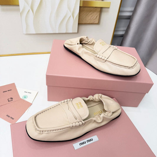 MIUMIU 26S ЛОФЕРИ RUCHES З БЕЖЕВОЇ ОВЕЧОЇ ШКІРИ