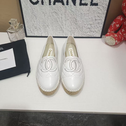 ЛОФЕРИ-ЕСПАДРИЛЬЇ CHANEL 26S З БІЛОЇ ТЕЛЯЧОЇ ШКІРИ НА МОТУЗЯНІЙ ПІДОШВІ