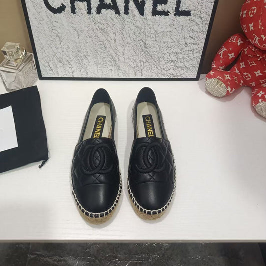 ЛОФЕРИ-ЕСПАДРИЛЬЇ CHANEL 26S З ЧОРНОЇ ТЕЛЯЧОЇ ШКІРИ НА МІЦНІЙ МОТУЗКОВІЙ ПІДОШВІ