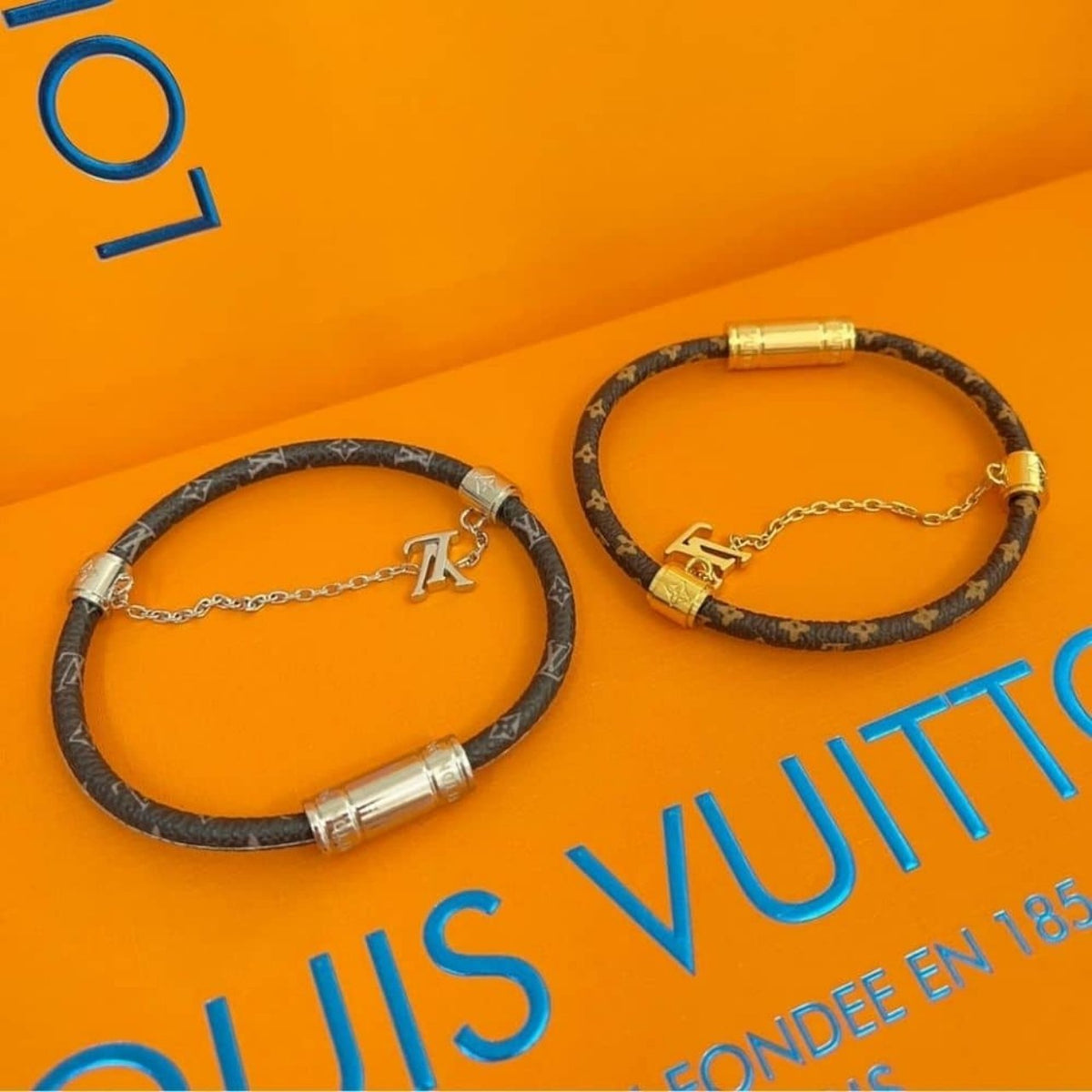 Louis Vuitton Chain It Bracelet Gold M8578E