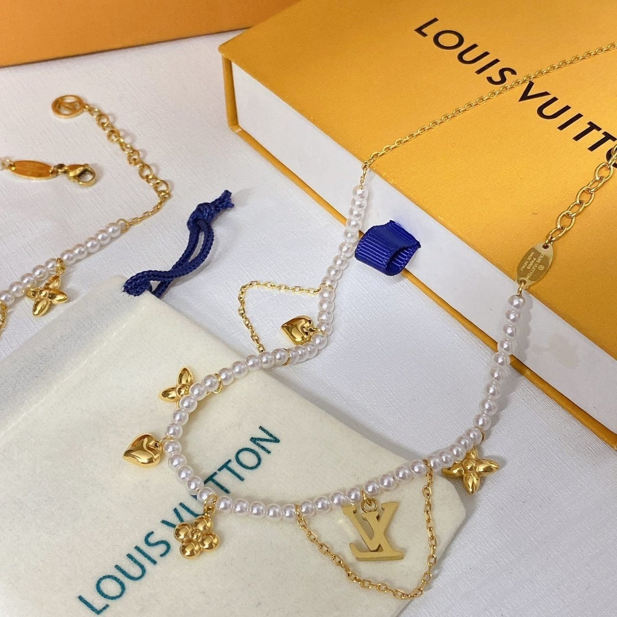 Louis Vuitton Blooming Pearls Necklace Gold M02388