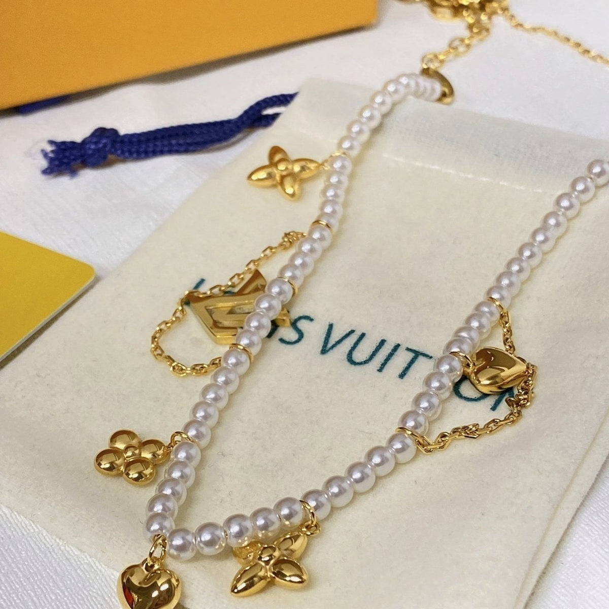 Louis Vuitton Blooming Pearls Necklace Gold M02388