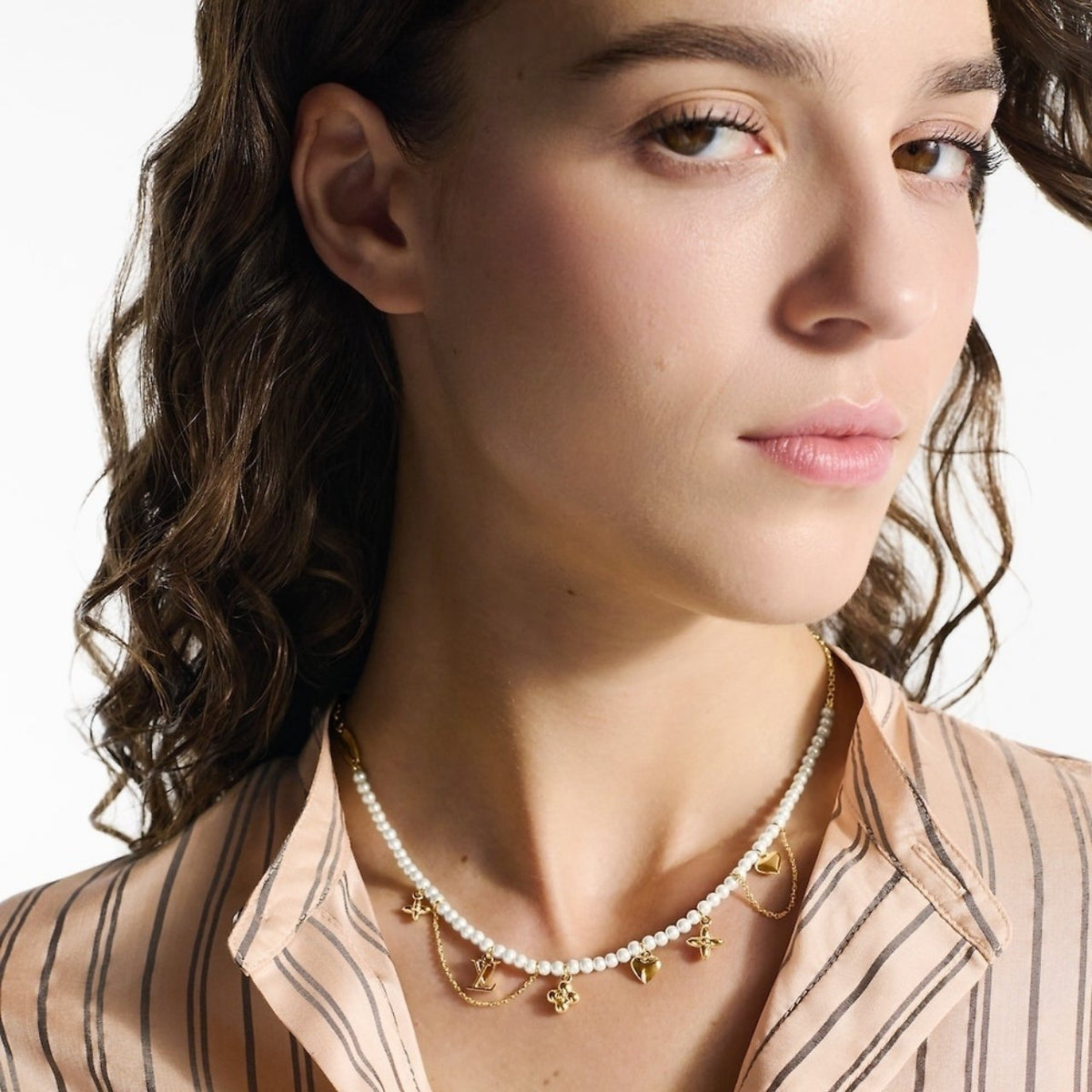 Louis Vuitton Blooming Pearls Necklace Gold M02388