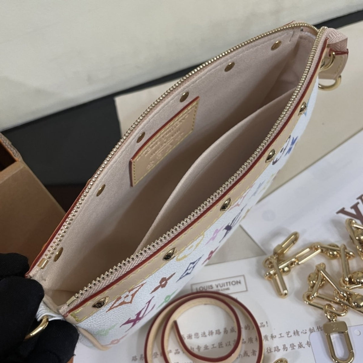 Super Vip 1:1 – Louis Vuitton x Murakami Pochette Accessoires Bag White 22Cm M13404