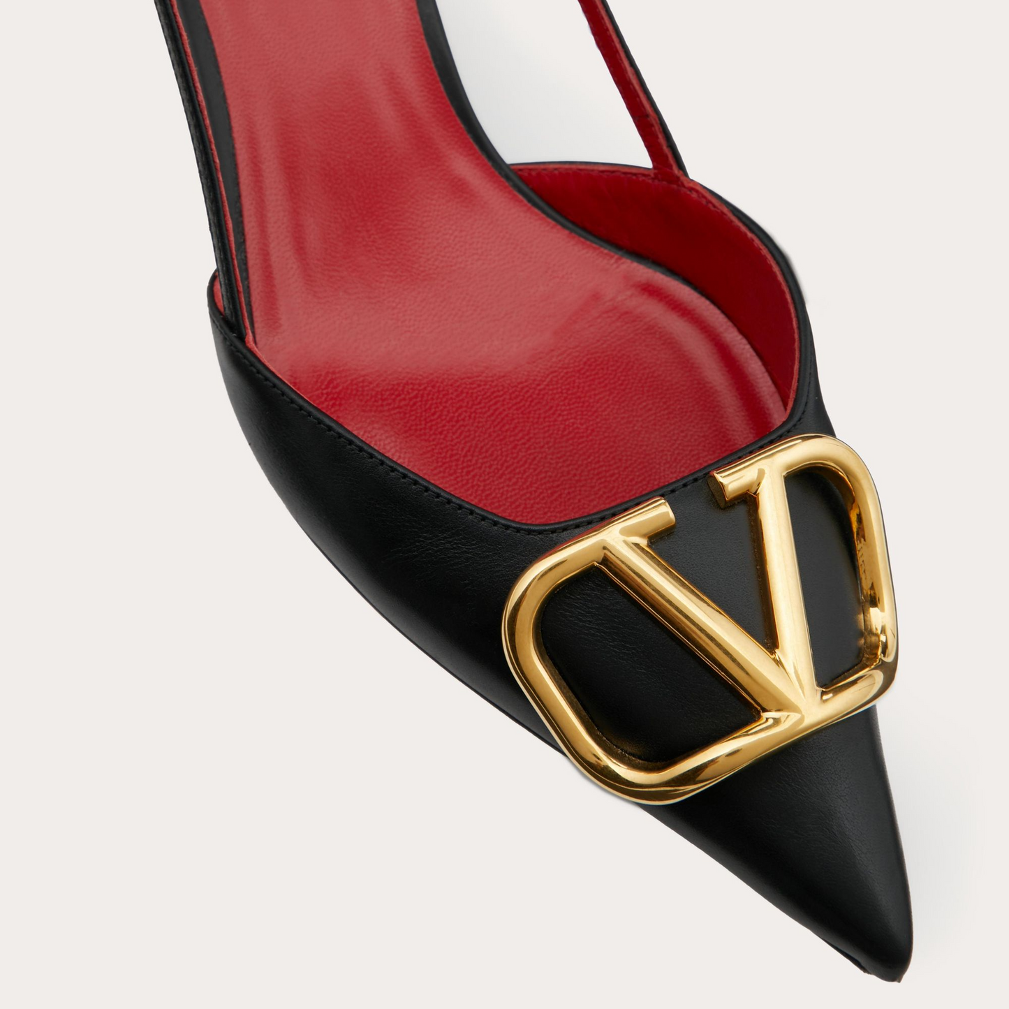 VLOGO SIGNATURE BLACK CALFSKIN SLINGBACK PUMP - 35 / 40 mm
