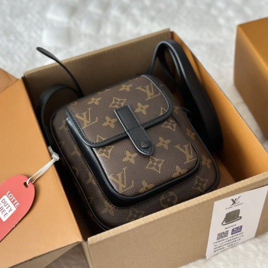Louis Vuitton Christopher Wearable Wallet Brown 15cm M69404