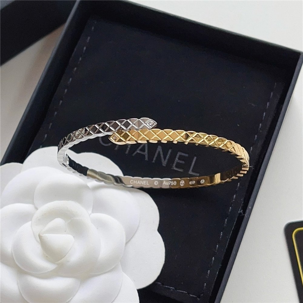 Chanel Coco Crush Gold Bangle