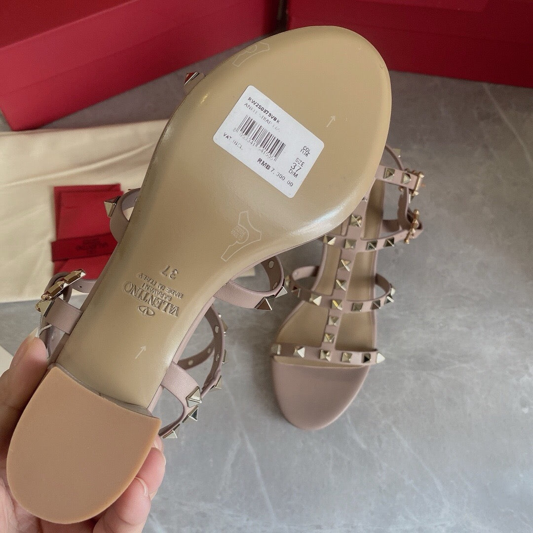 ROCKSTUD CALFSKIN ANKLE STRAP 60 SANDAL BEIGE - 35