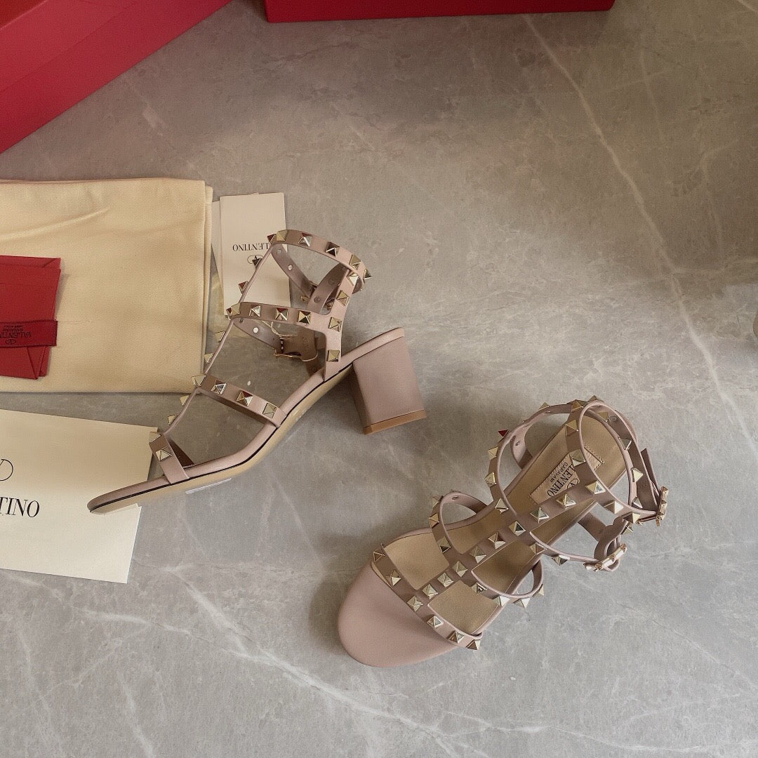 ROCKSTUD CALFSKIN ANKLE STRAP 60 SANDAL BEIGE - 35