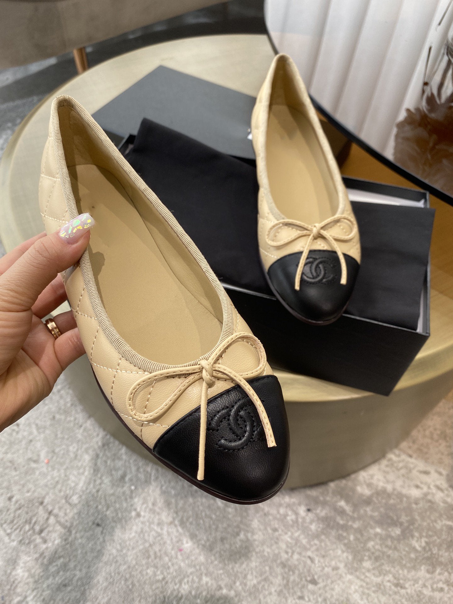 BALLET FLATS BEIGE BLACK QUILTED LAMBSKIN - 35