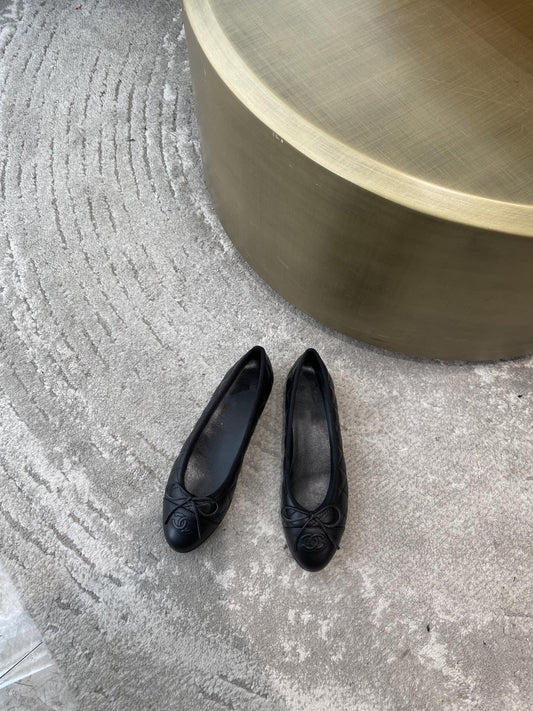 BALLET FLATS ALL BLACK QUILTED LAMBSKIN - 35