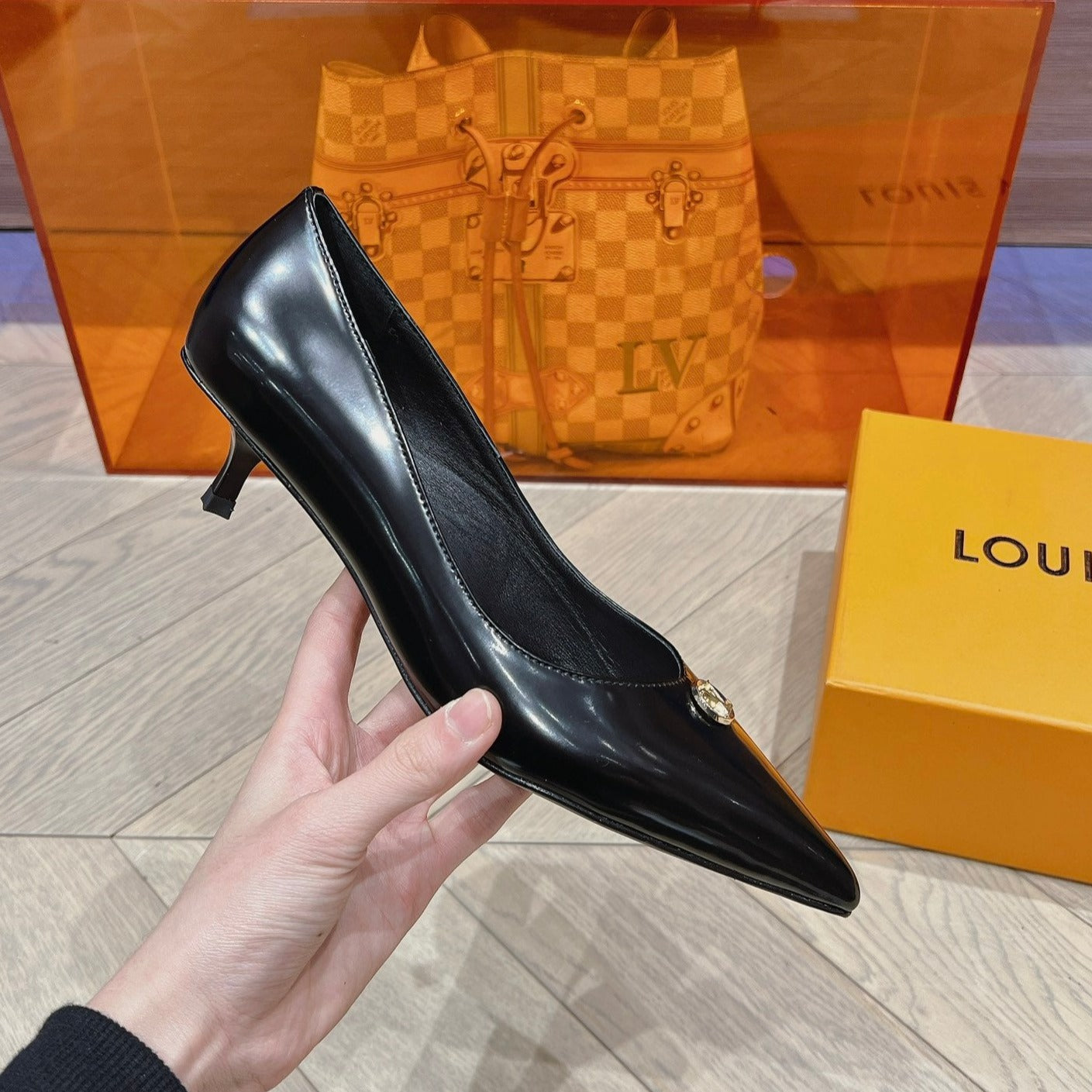 LV SINGLE LOW HEEL PUMP BLACK - 34