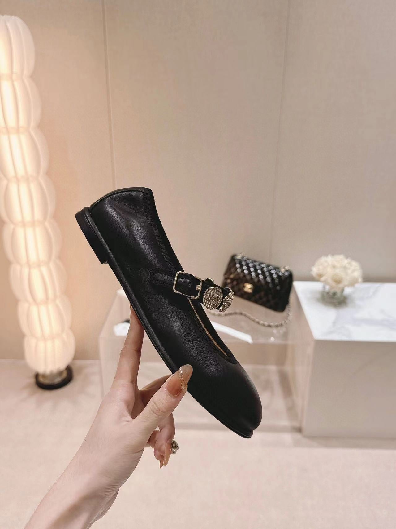 MARY JANE BLACK LAMBSKIN 24 - 35