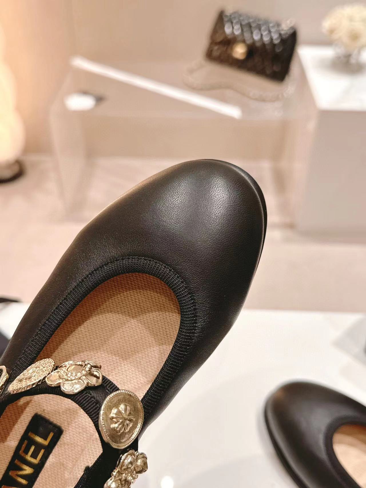 MARY JANE BLACK LAMBSKIN 24 - 35