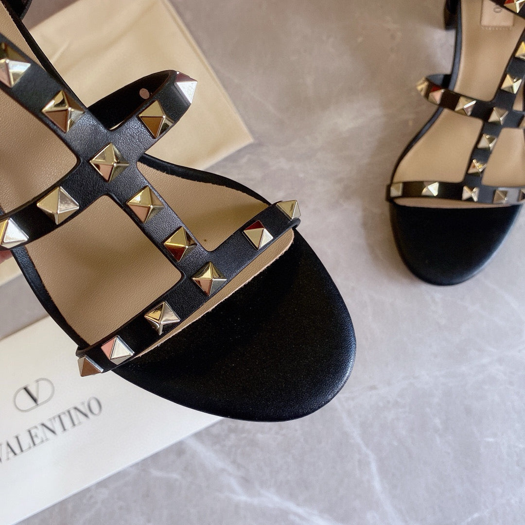 ROCKSTUD CALFSKIN ANKLE STRAP 60 SANDAL BLACK - 35