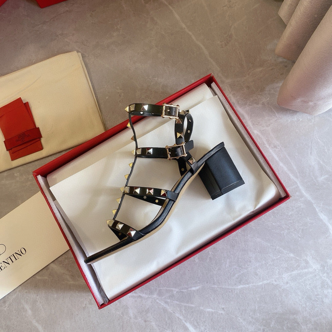 ROCKSTUD CALFSKIN ANKLE STRAP 60 SANDAL BLACK - 35