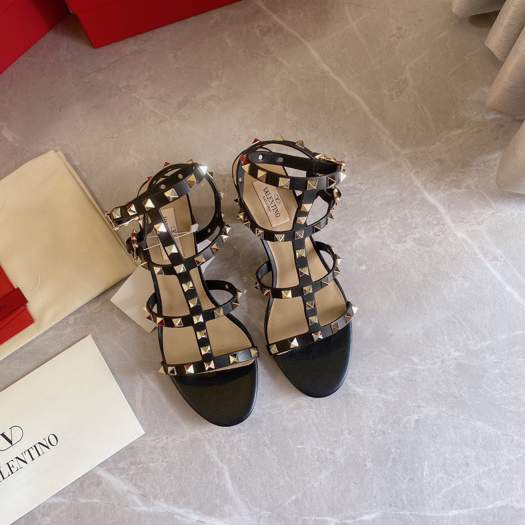 ROCKSTUD CALFSKIN ANKLE STRAP 60 SANDAL BLACK - 35