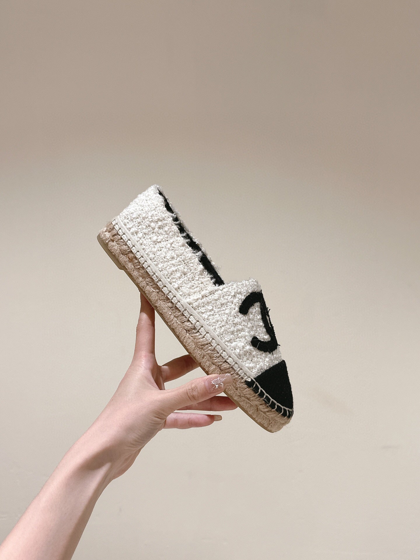 ESPADRILLES LOAFERS IN WHITE TWEED WITH BLACK LOGO - 34